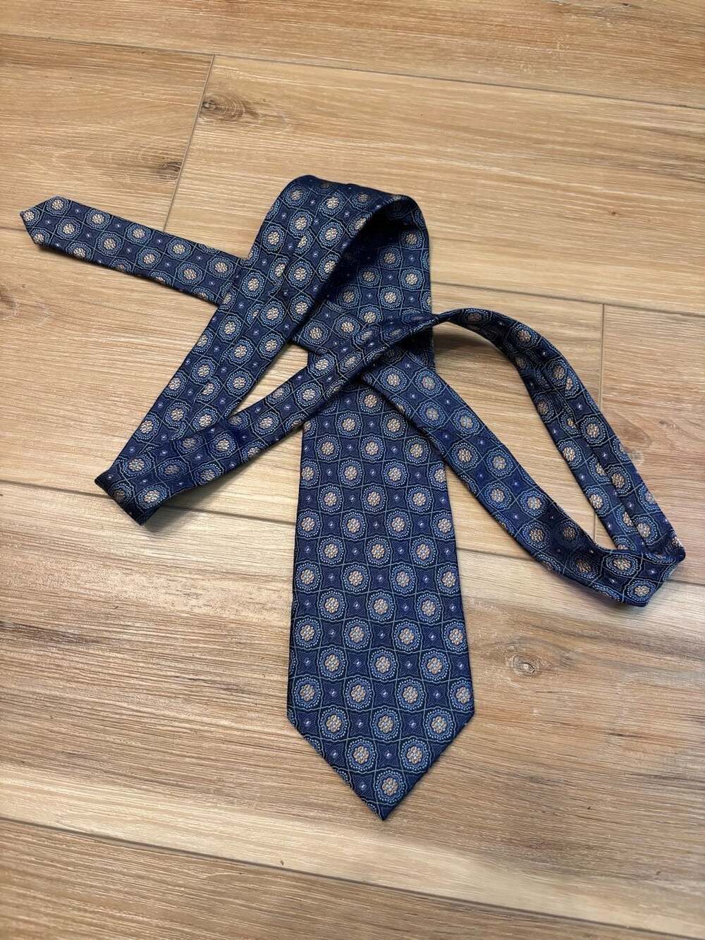 Joseph Abboud Men's Navy Blue Medallion 100% Silk Necktie